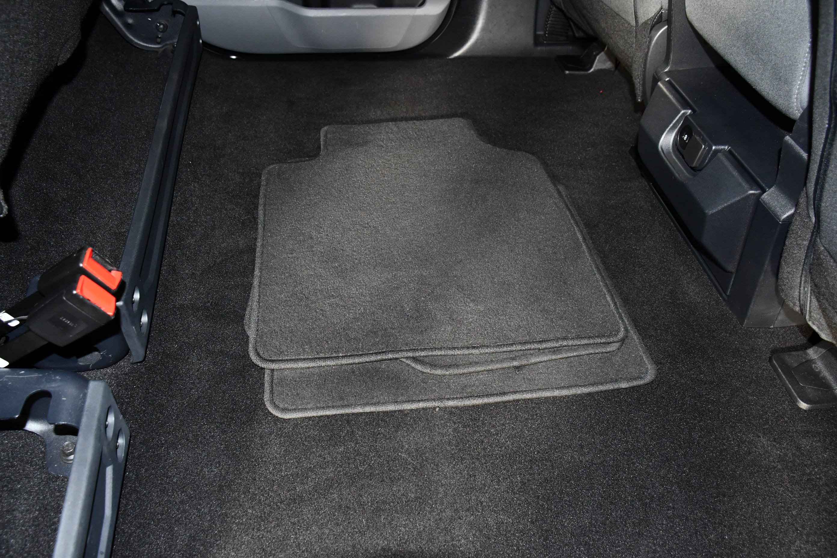 Used 2025 Black Metallic Ford XLT image 46
