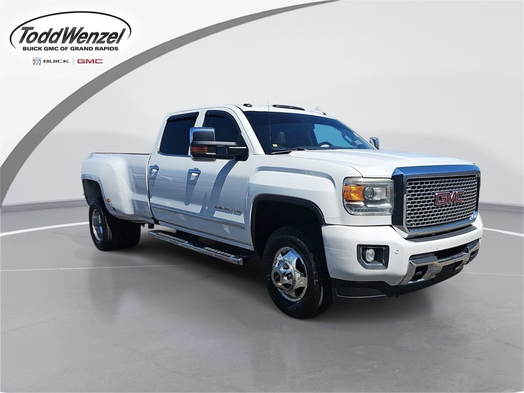 2016 GMC Sierra 4WD Crew Cab Long Box Denali's photo