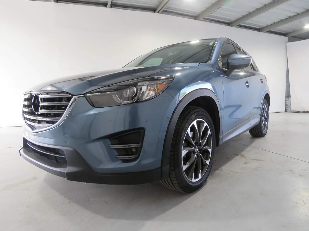 Used 2016 Meteor Gray Mica Mazda Grand Touring image 1