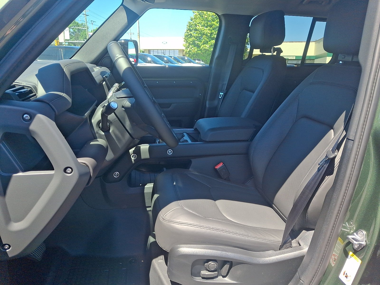 New 2026 Woolstone Green Land Rover X-Dynamic SE image 8