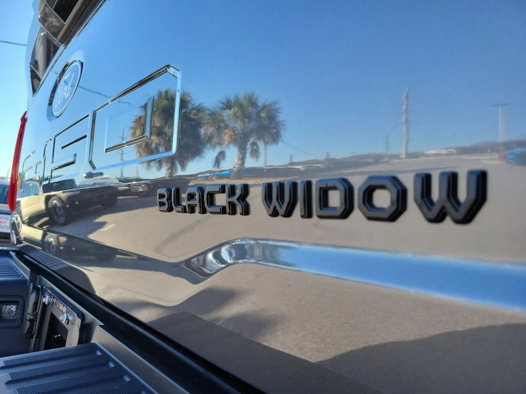 New 2026 Carbonized Gray Metallic Ford XLT image 7
