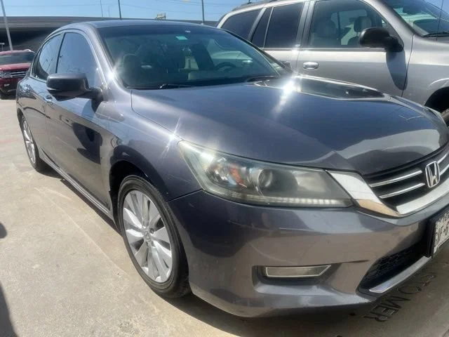 Used 2013 Gray Honda EX image 2