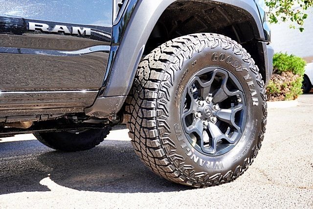 New 2026 Diamond Black Crystal Pearl-Coat Exterior Paint RAM RHO image 9