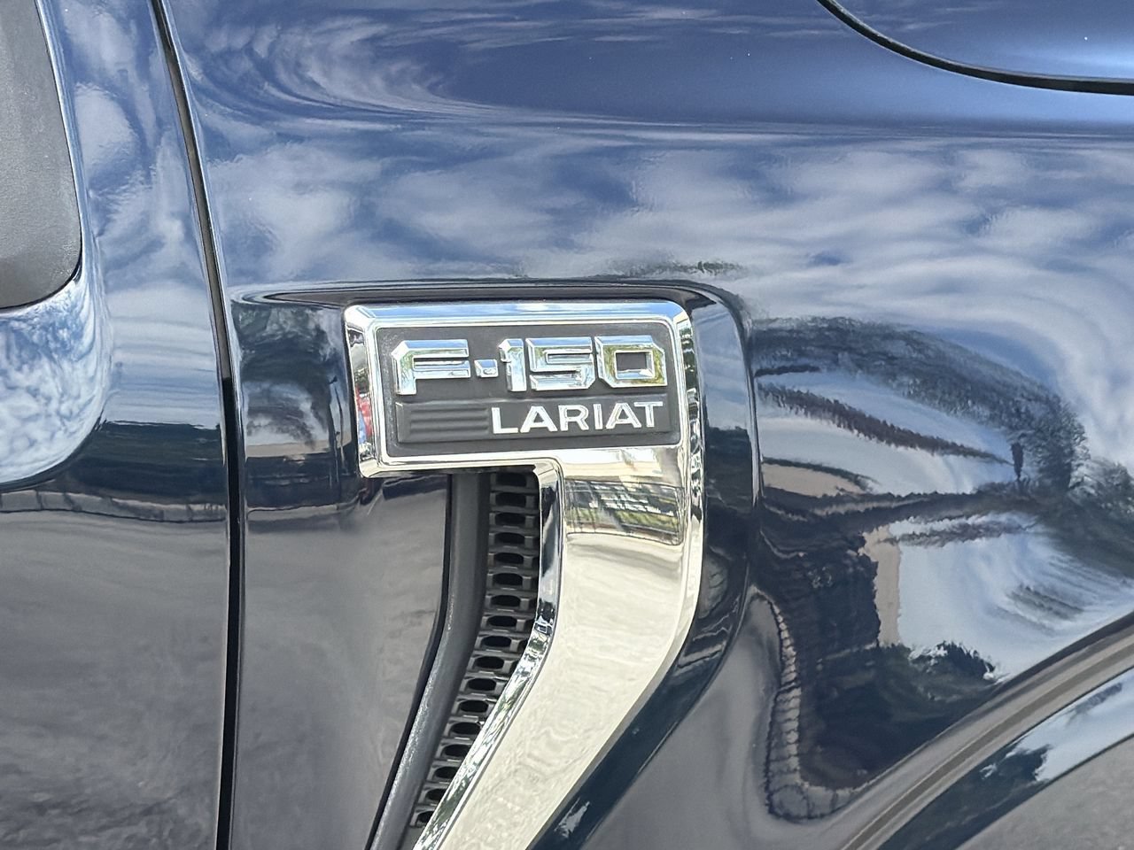 Used 2023 Black Ford LARIAT image 9