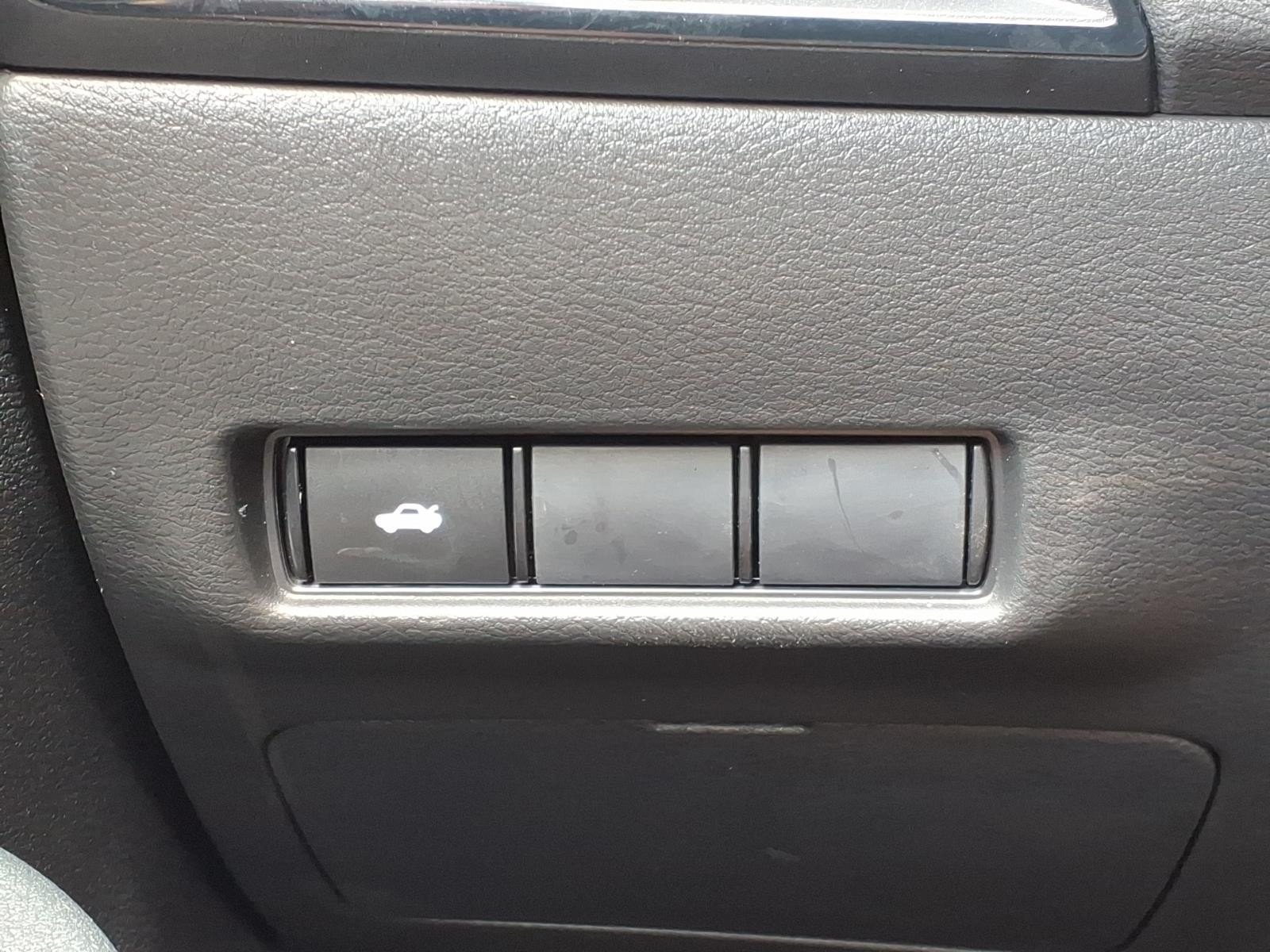 2026 Nissan Sentra SR White at Robbins Nissan