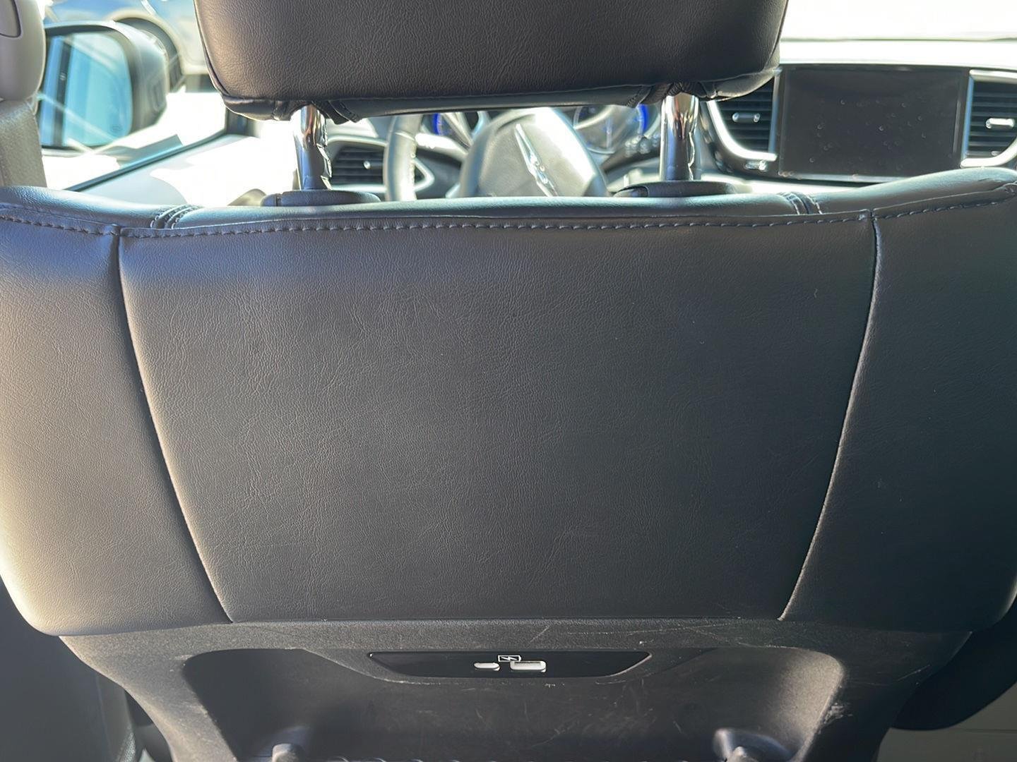 2023 Chrysler Pacifica Touring L - Photo 26