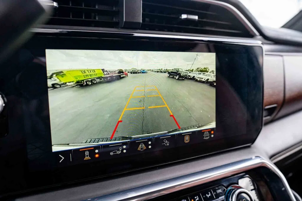 Used 2025 Silver GMC Denali Ultimate image 19