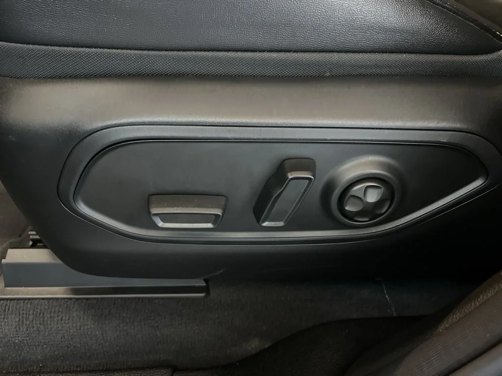 Used 2023 Black Jeep Limited image 19