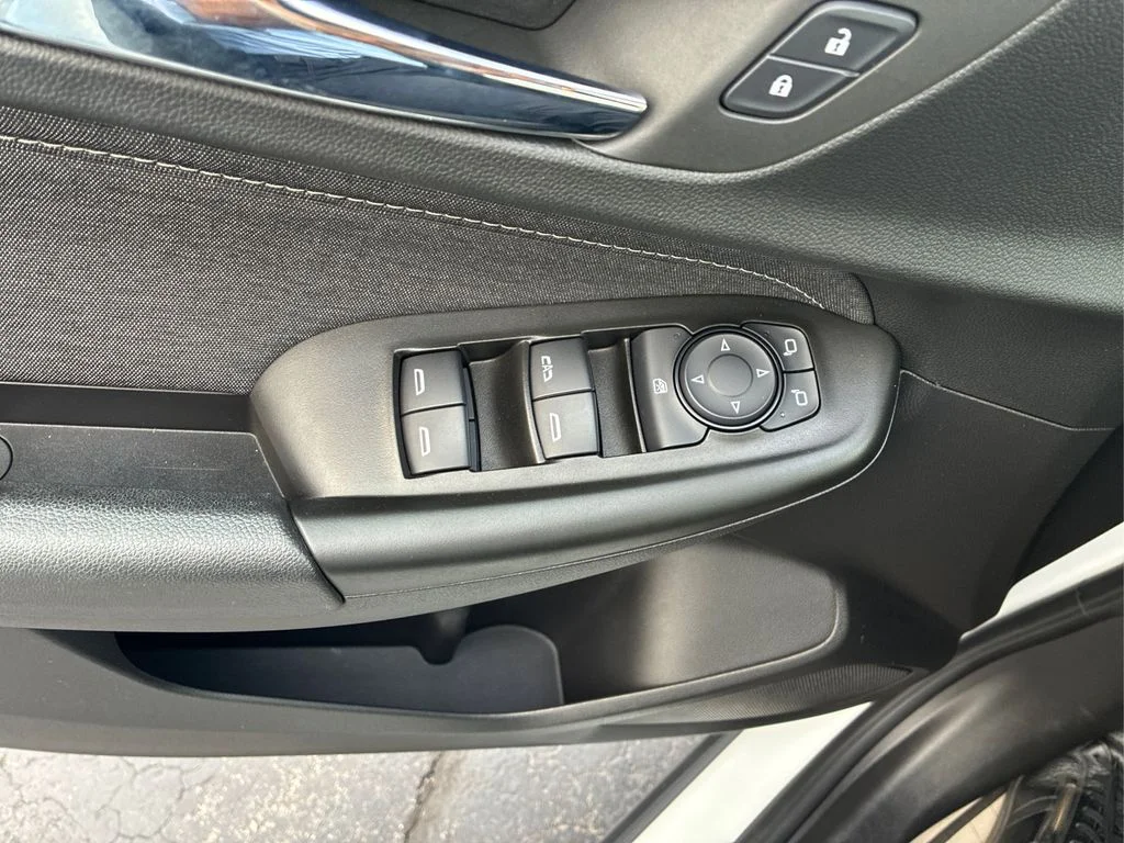 Used 2022 Summit White Chevrolet ACTIV image 34