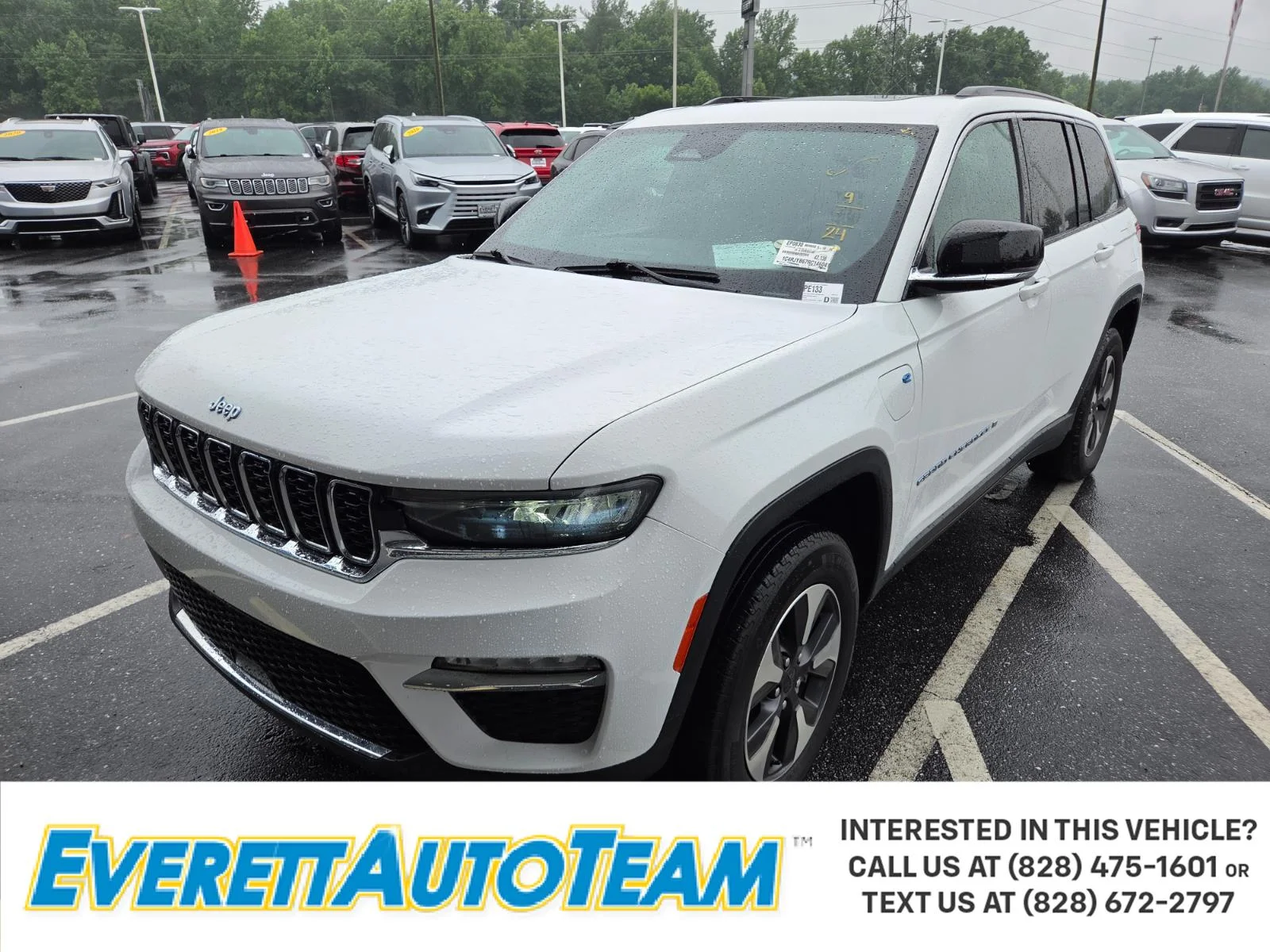 Used 2024 White Jeep 4x4 image 1