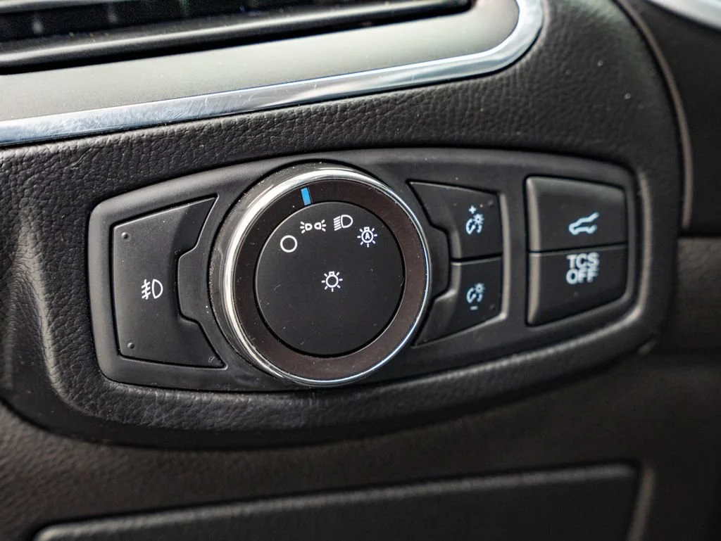 Used 2019 Agate Black Metallic Ford Titanium image 27