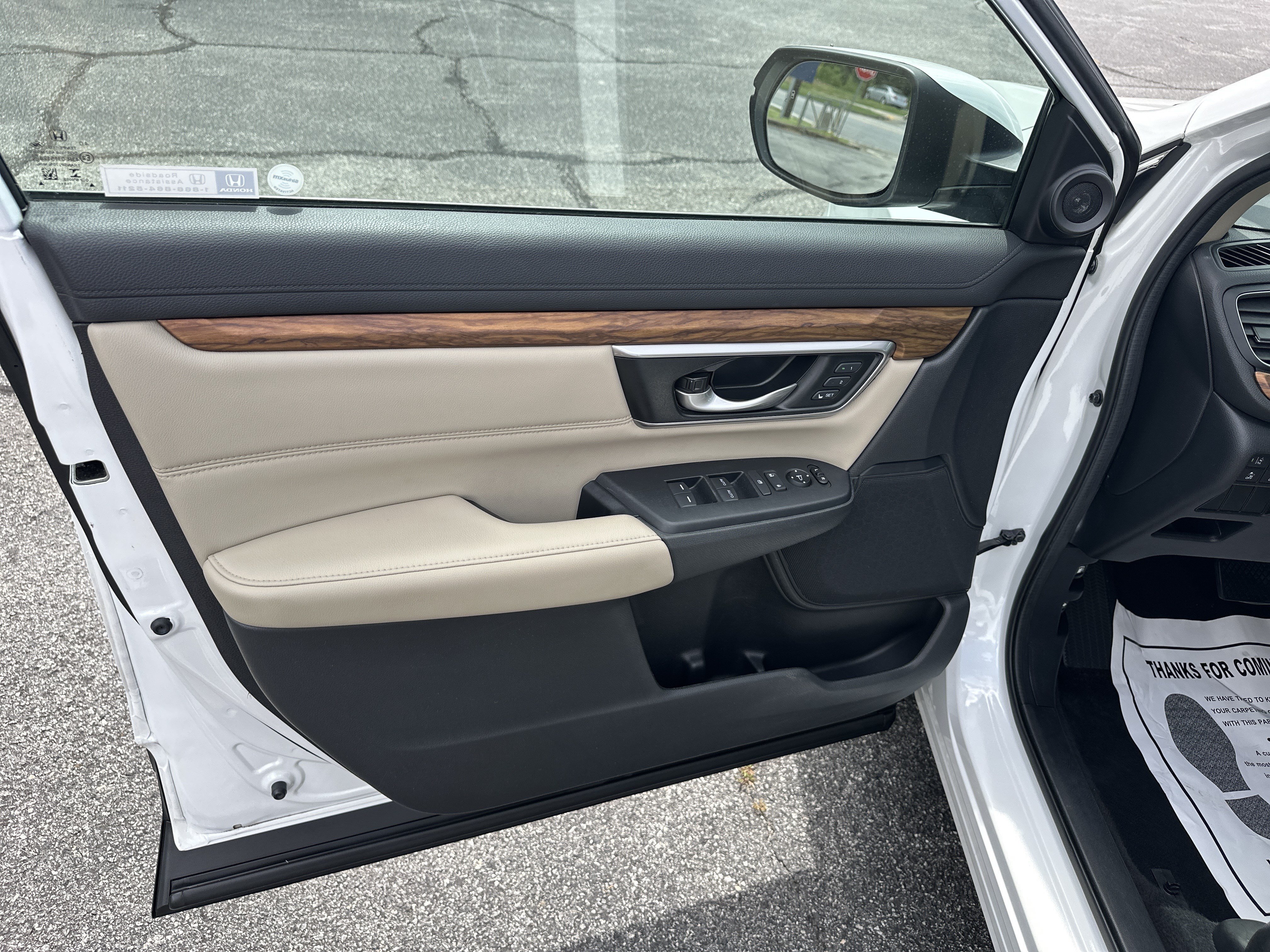 Used 2019 Platinum White Pearl Honda Touring image 10