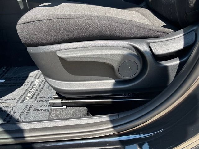 New 2026 Onyx Black Hyundai SE image 13