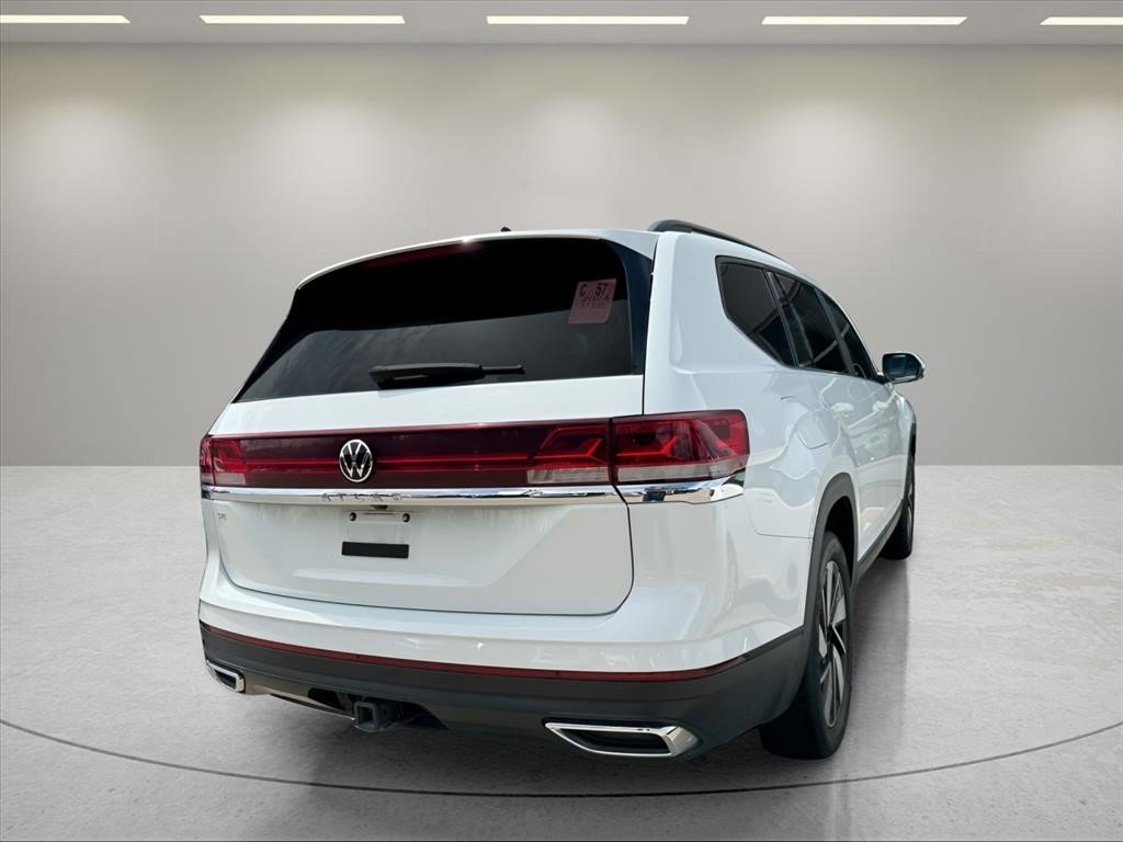 Used 2024 Pure White Volkswagen 2.0T SE w/Technology image 5
