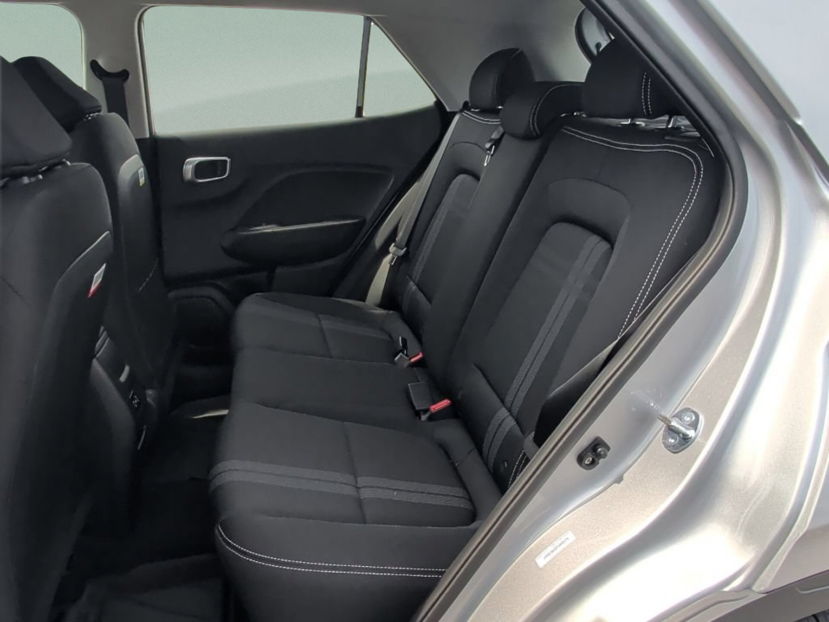 New 2026 Shimmering Silver Hyundai SEL image 37