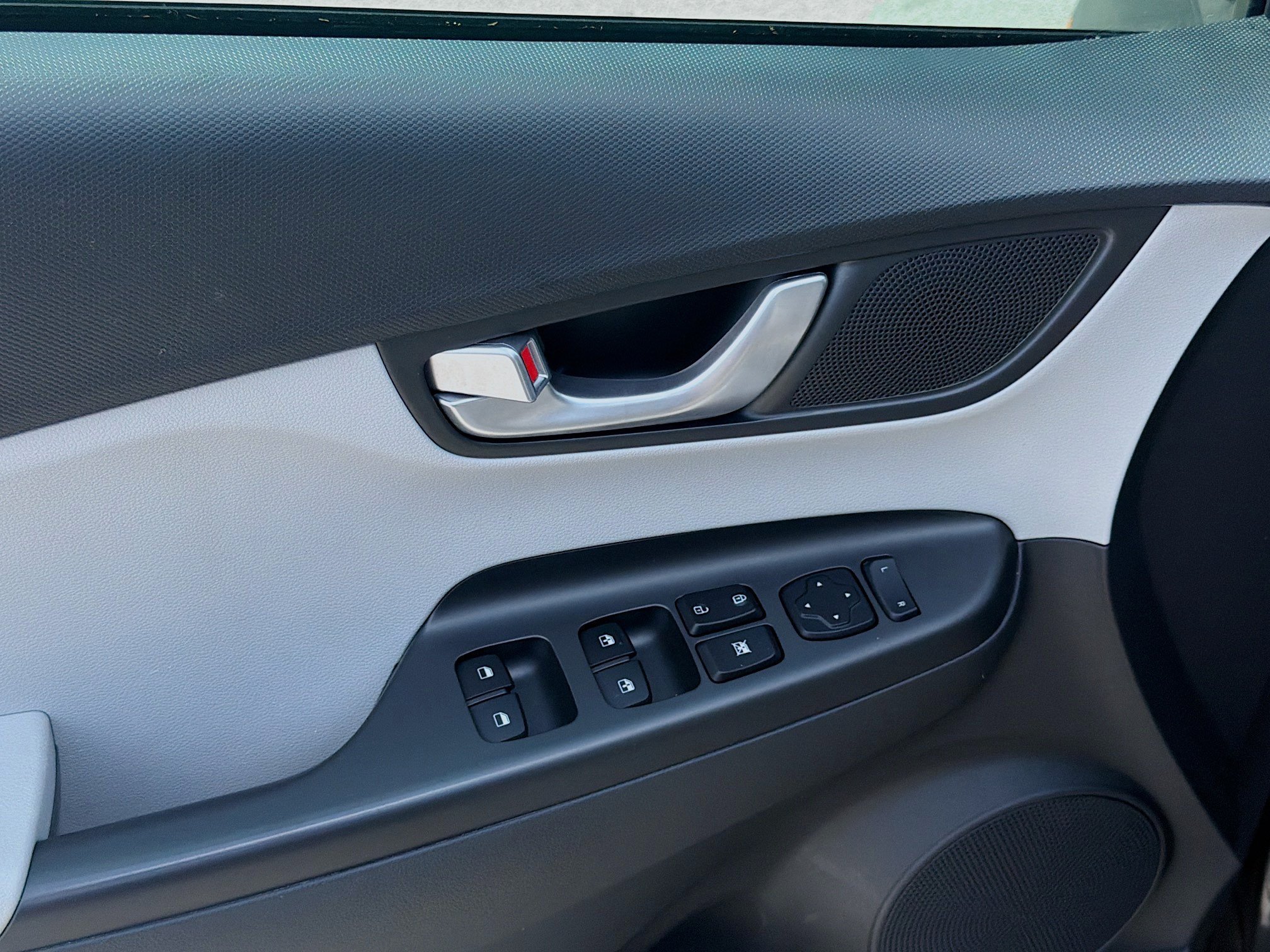 Used 2022 Thunder Gray Hyundai SEL image 14