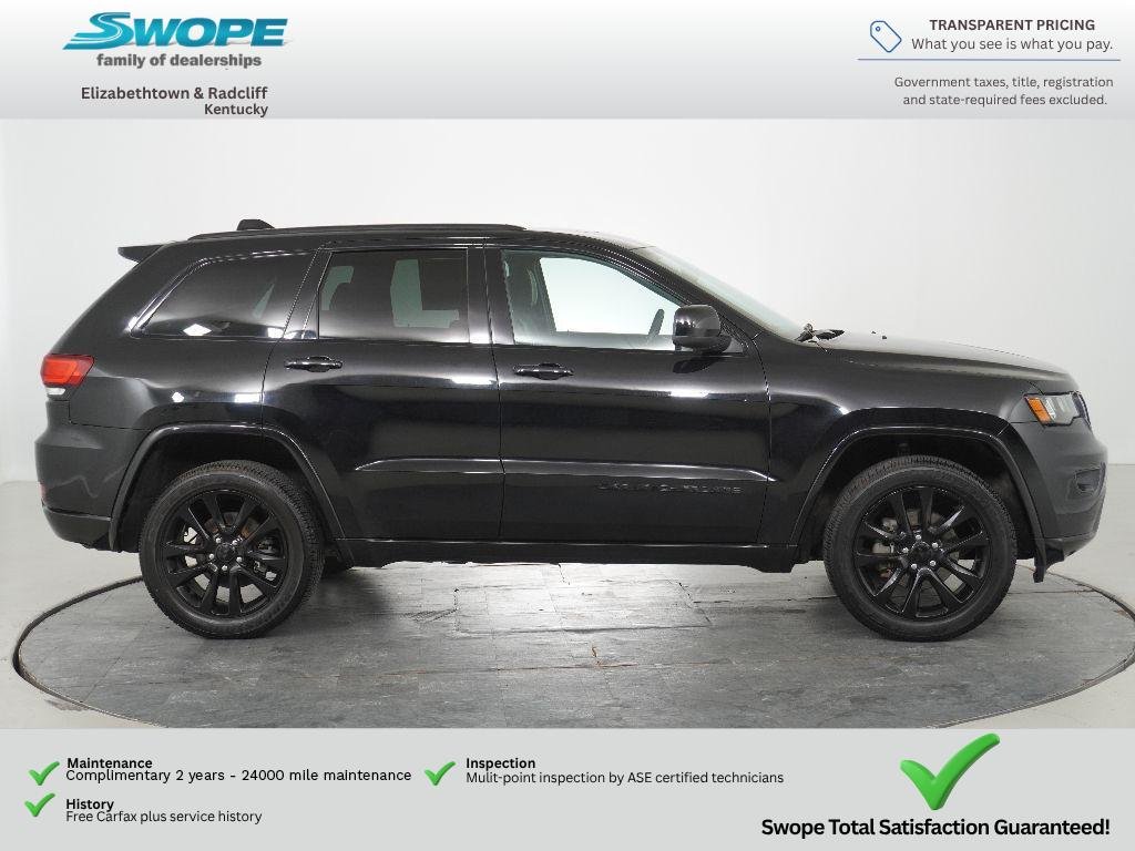 Used 2019 Diamond Black Crystal Pearlcoat Jeep Altitude image 2