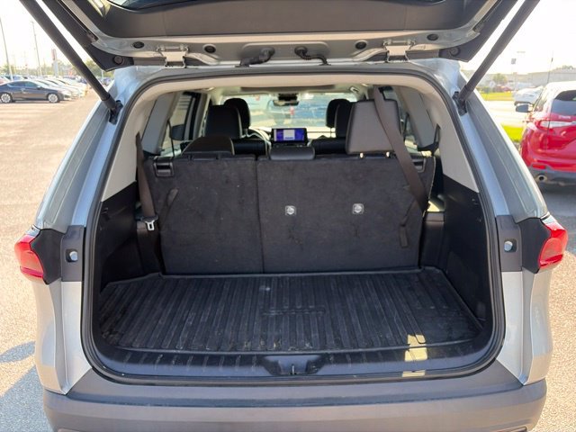 Used 2024 Silver Toyota XLE image 20