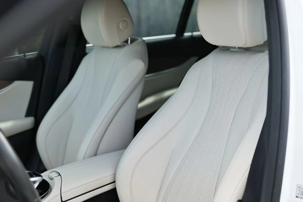 Used 2017 designo Diamond White Metallic Mercedes-Benz E 400 image 22