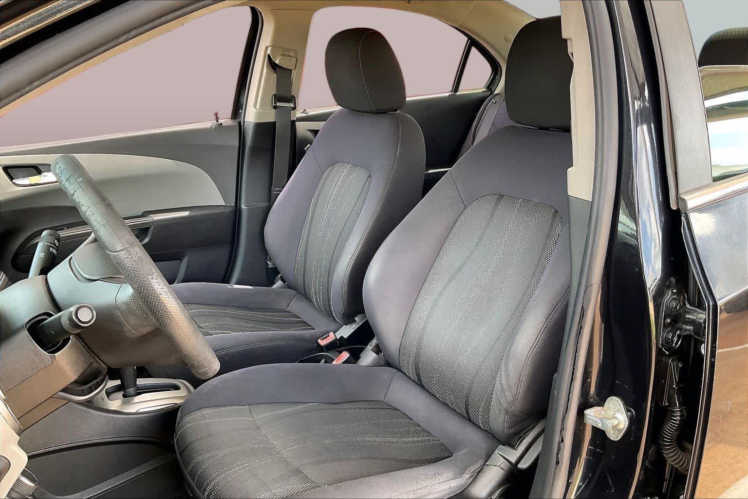Used 2013 Black Granite Metallic Chevrolet LT image 8