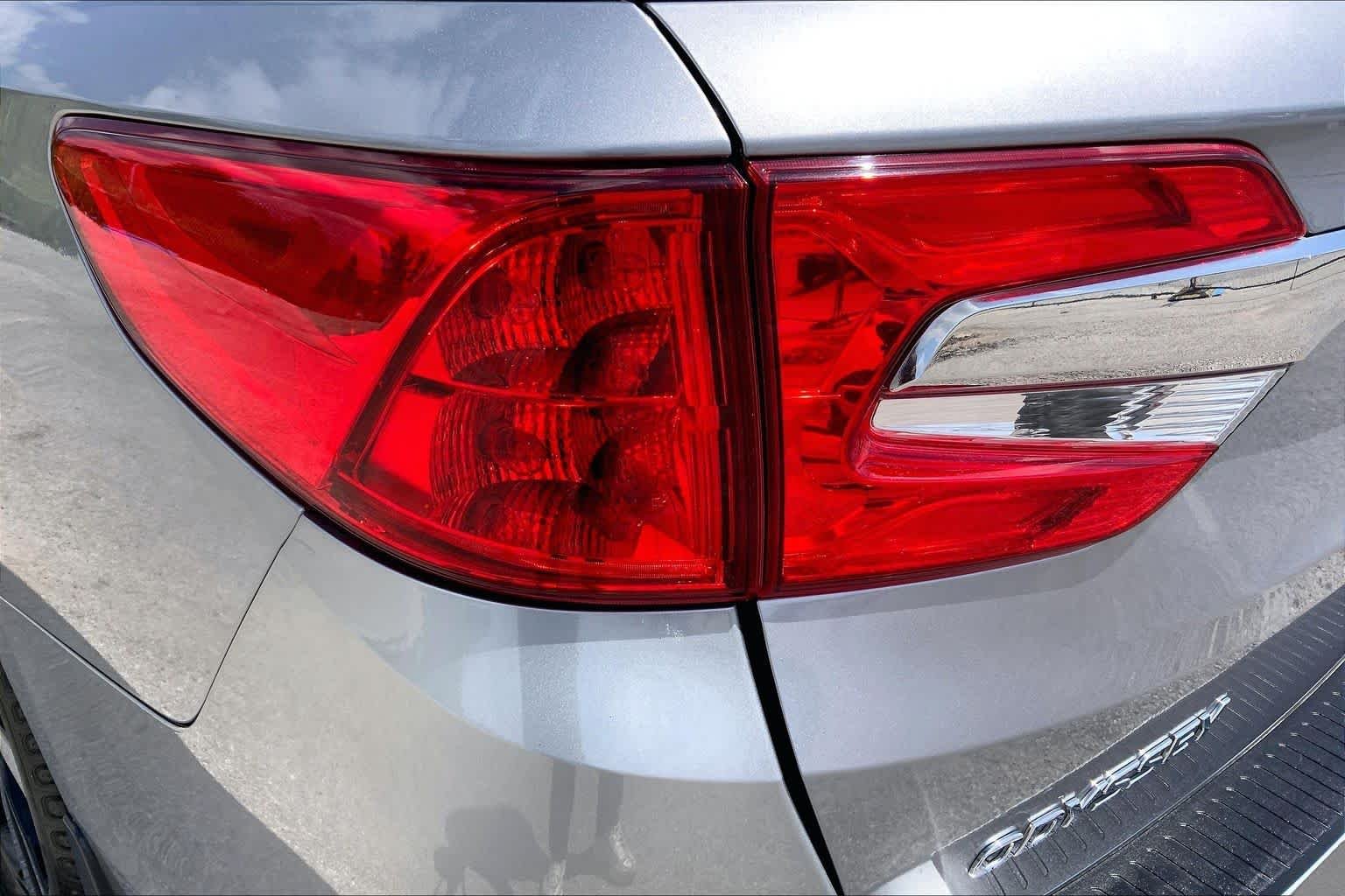 Used 2020 Lunar Silver Metallic Honda Elite image 28