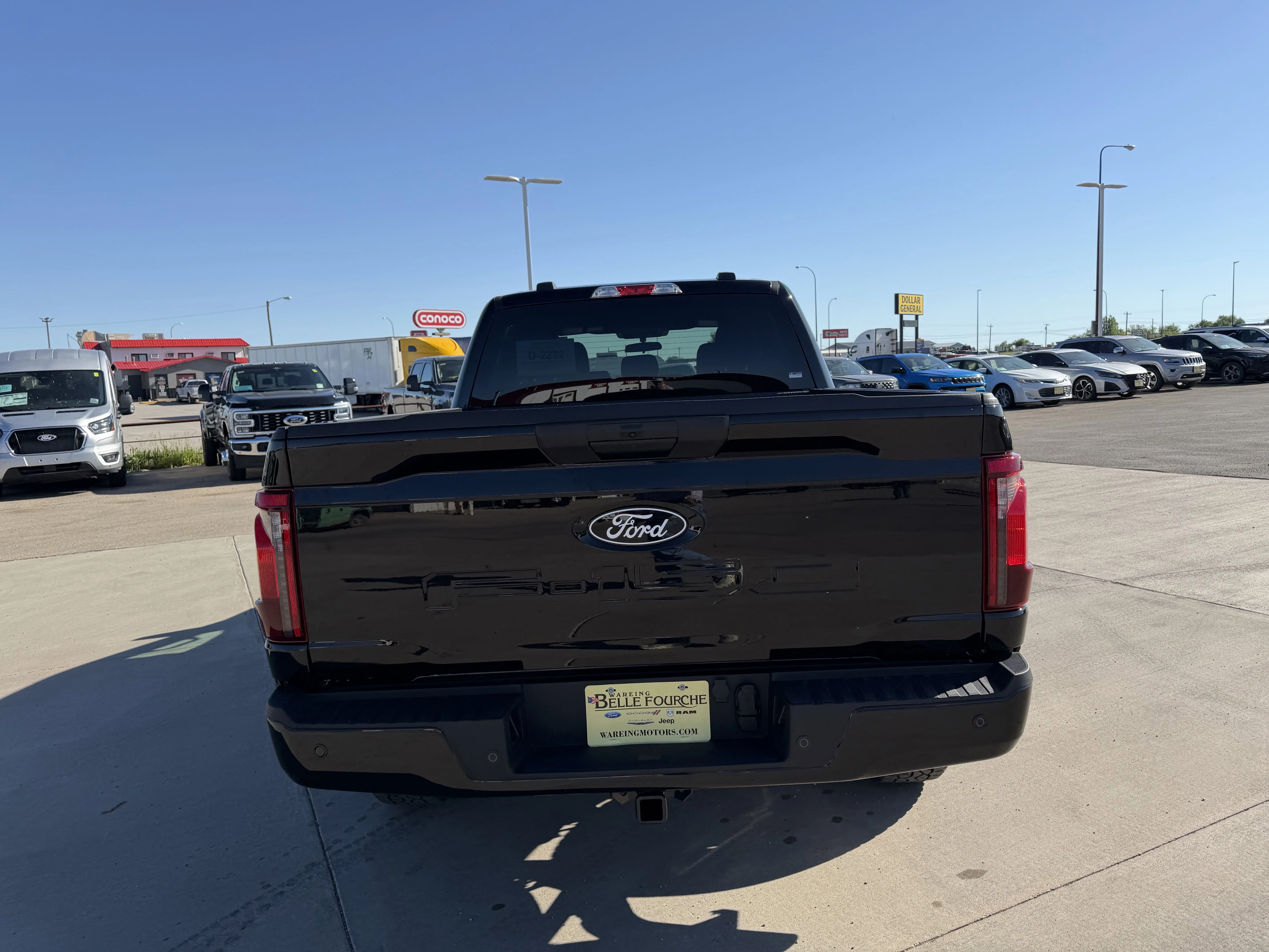 New 2026 Agate Black Metallic Ford XLT image 4