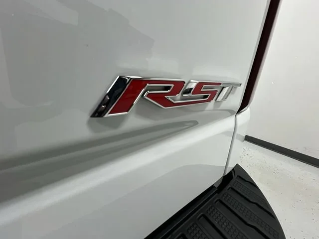 Certified Used 2020 SUMMIT WHITE Chevrolet RST image 32