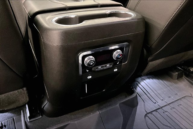 Used 2023 Onyx Black GMC Denali image 34