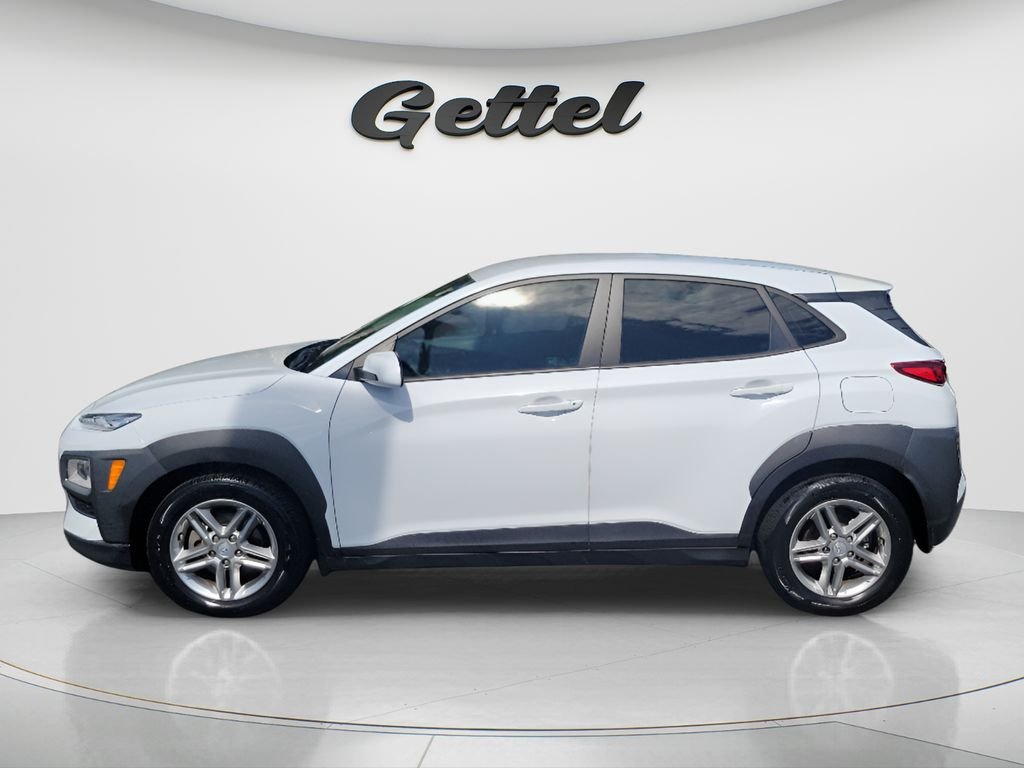 Used 2021 White Hyundai SE image 8