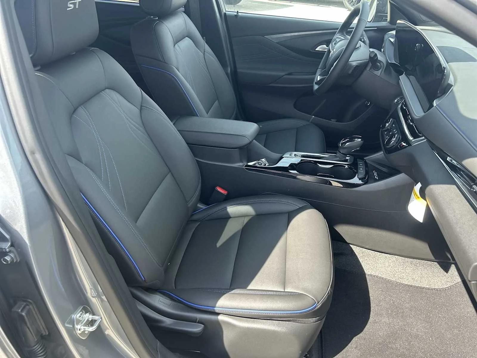 New 2026 Moonstone Gray Metallic Buick Sport Touring image 27