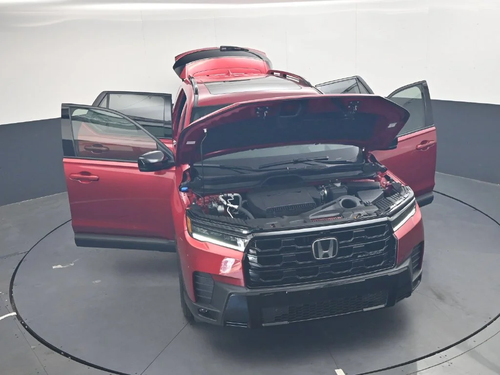 New 2026 Radiant Red Metallic II Honda Black Edition image 34