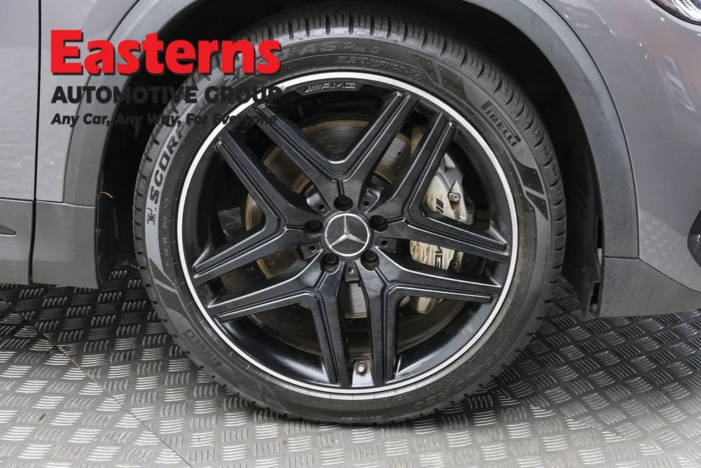 Used 2023 Gray Mercedes-Benz GLA 35 AMG® image 32