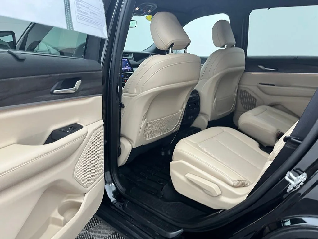 Used 2023 Black Jeep Limited image 38