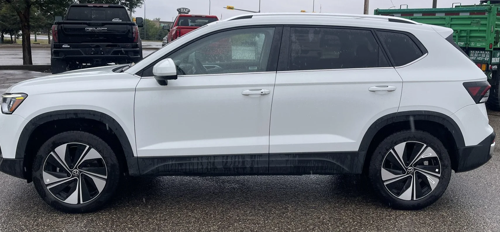 Used 2025 White Volkswagen Comfortline image 2