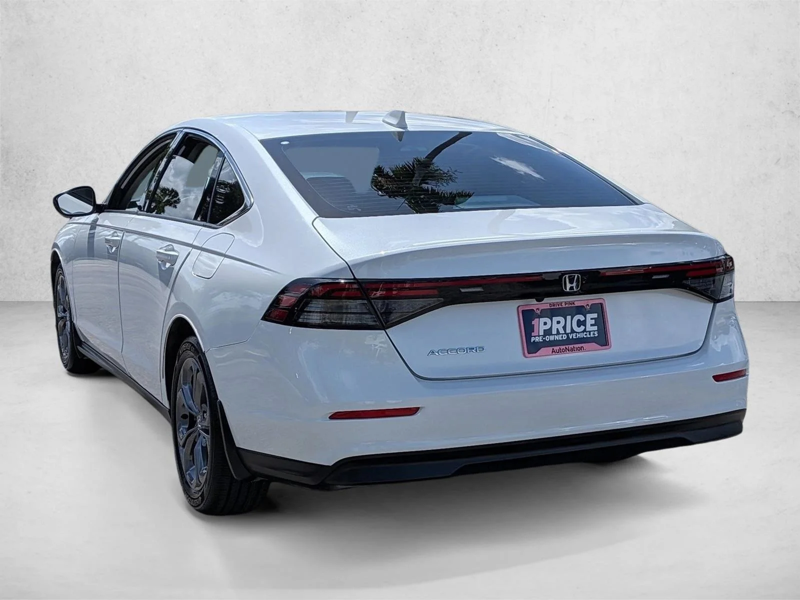 Used 2023 Platinum White Pearl Honda EX image 7