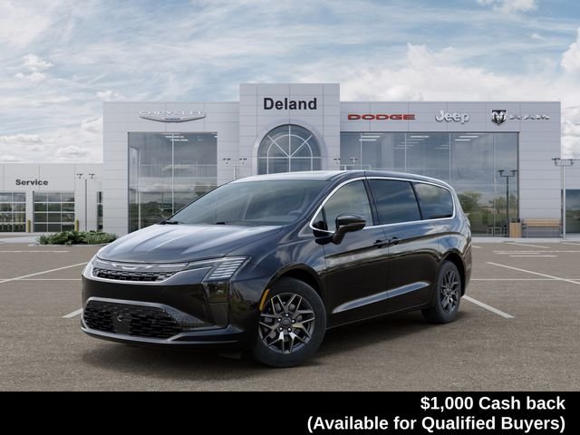 2027 Chrysler Pacifica Limited's photo