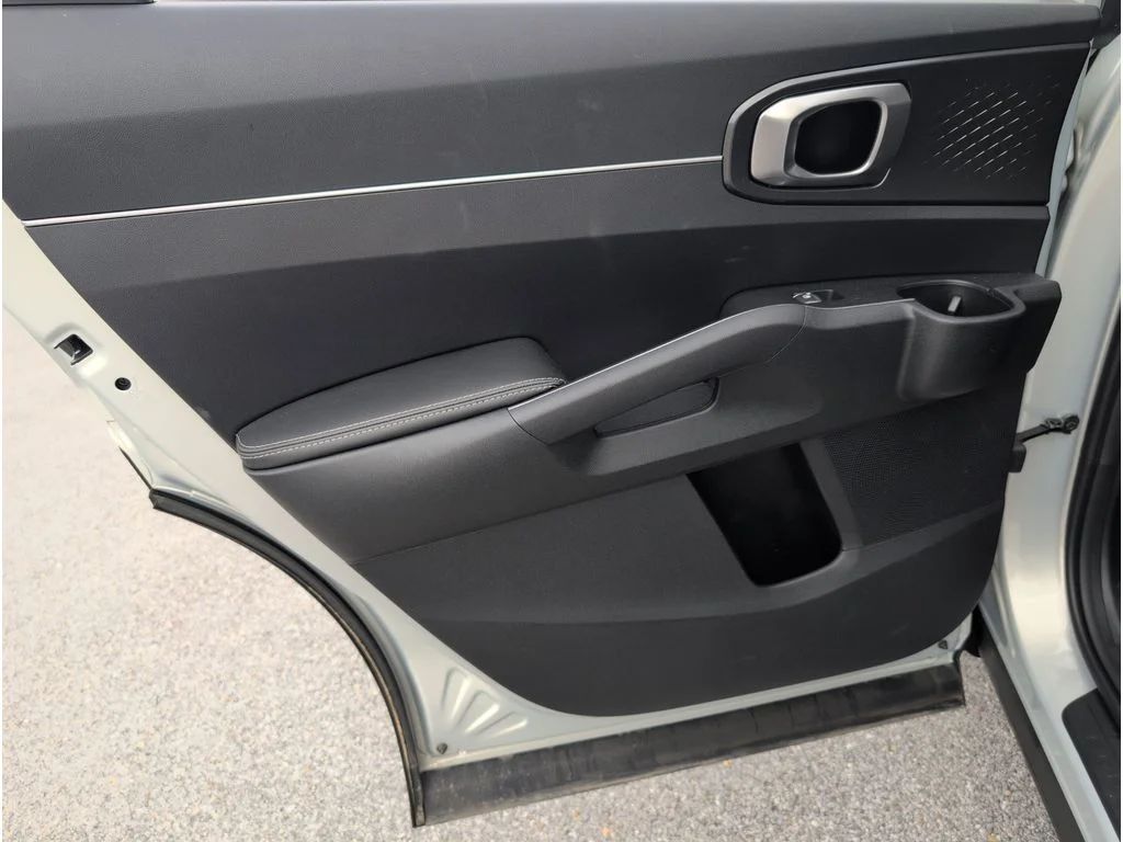 Used 2026 IVORY Kia S FWD image 33