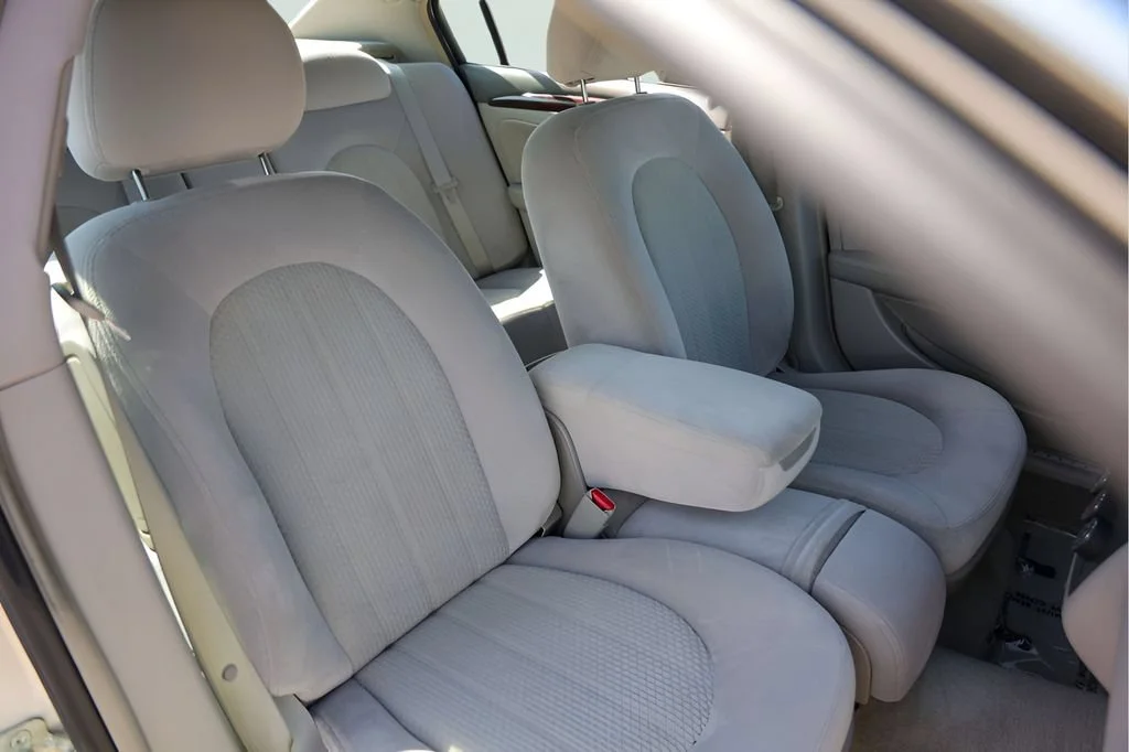 Used 2011 QUICKSILVER METALLIC Buick CX image 26