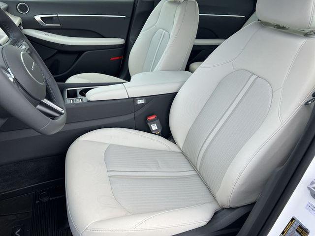 New 2026 White Hyundai SEL image 27