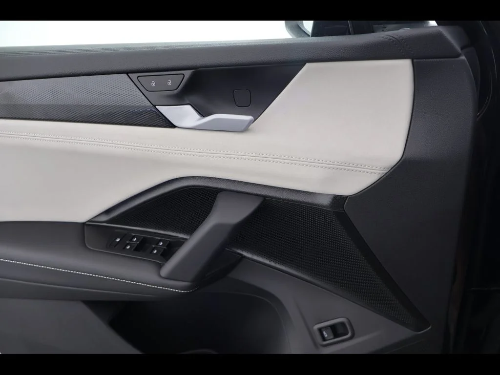 New 2026 Black Volkswagen 2.0T SE image 29