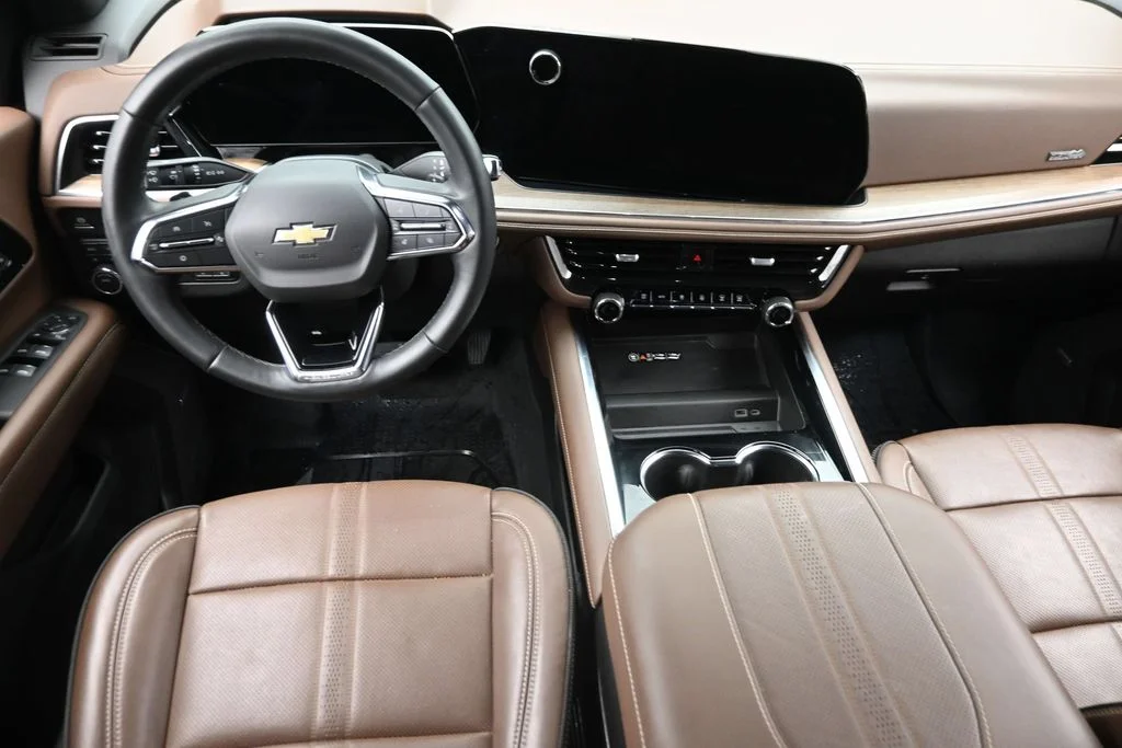 Used 2025 Black Chevrolet High Country image 15