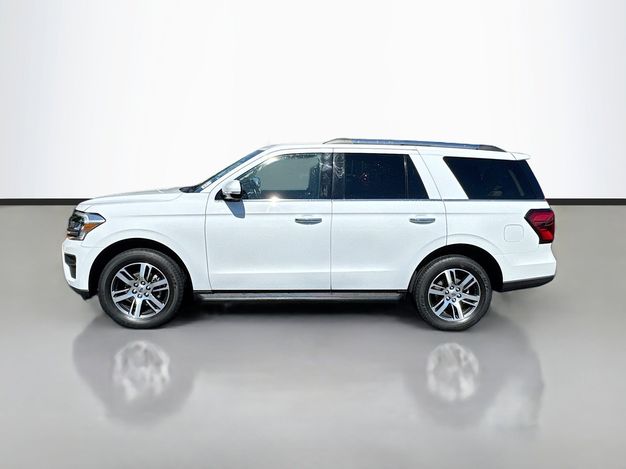 Used 2024 Oxford White Ford Limited image 4