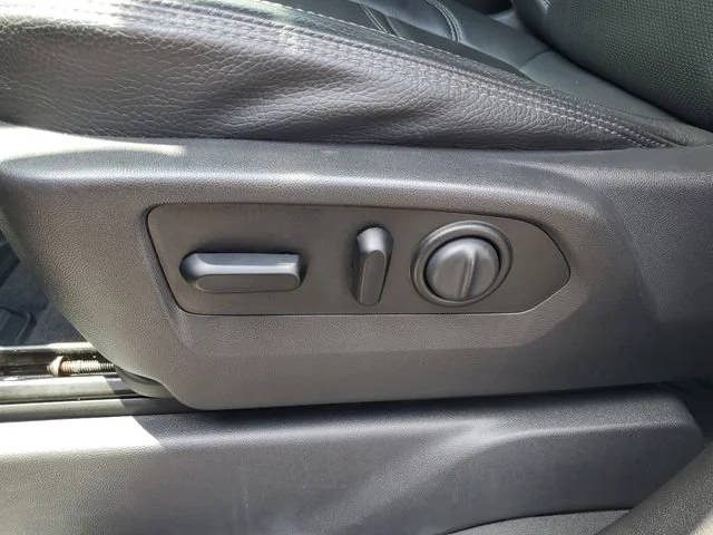 Used 2021 Black Meet Kettle Metallic GMC Denali image 7