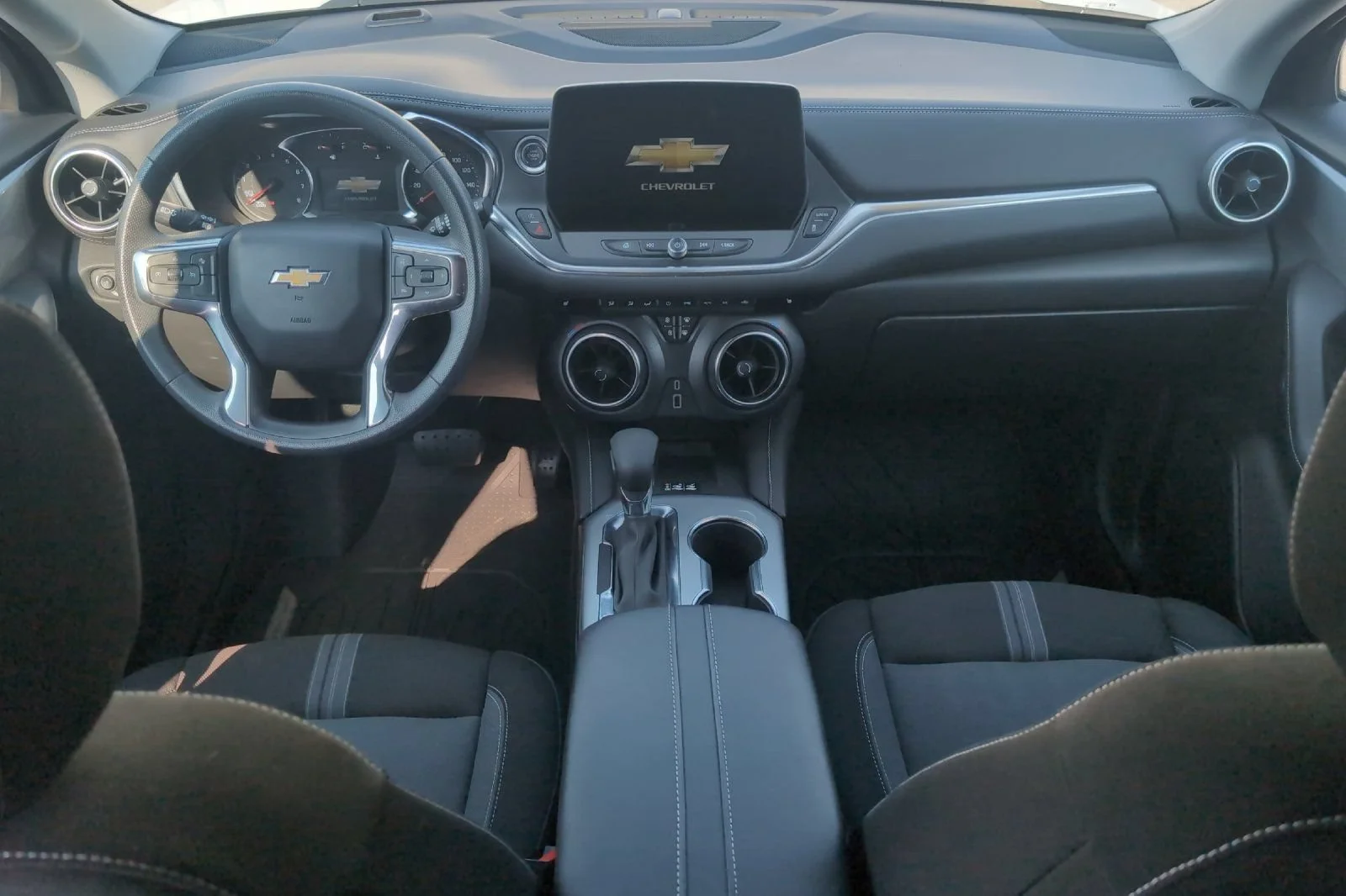 Used 2024 Summit White Chevrolet 2LT image 14