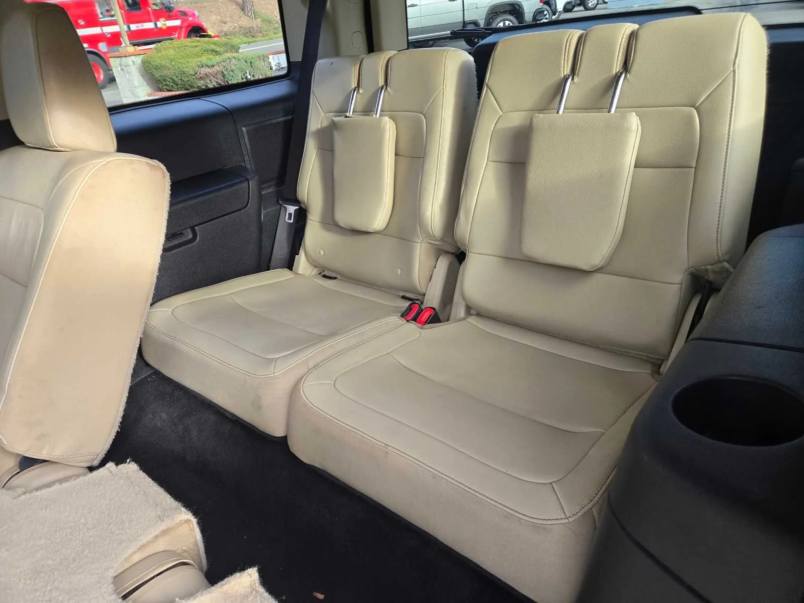 Used 2019  Ford Limited image 16