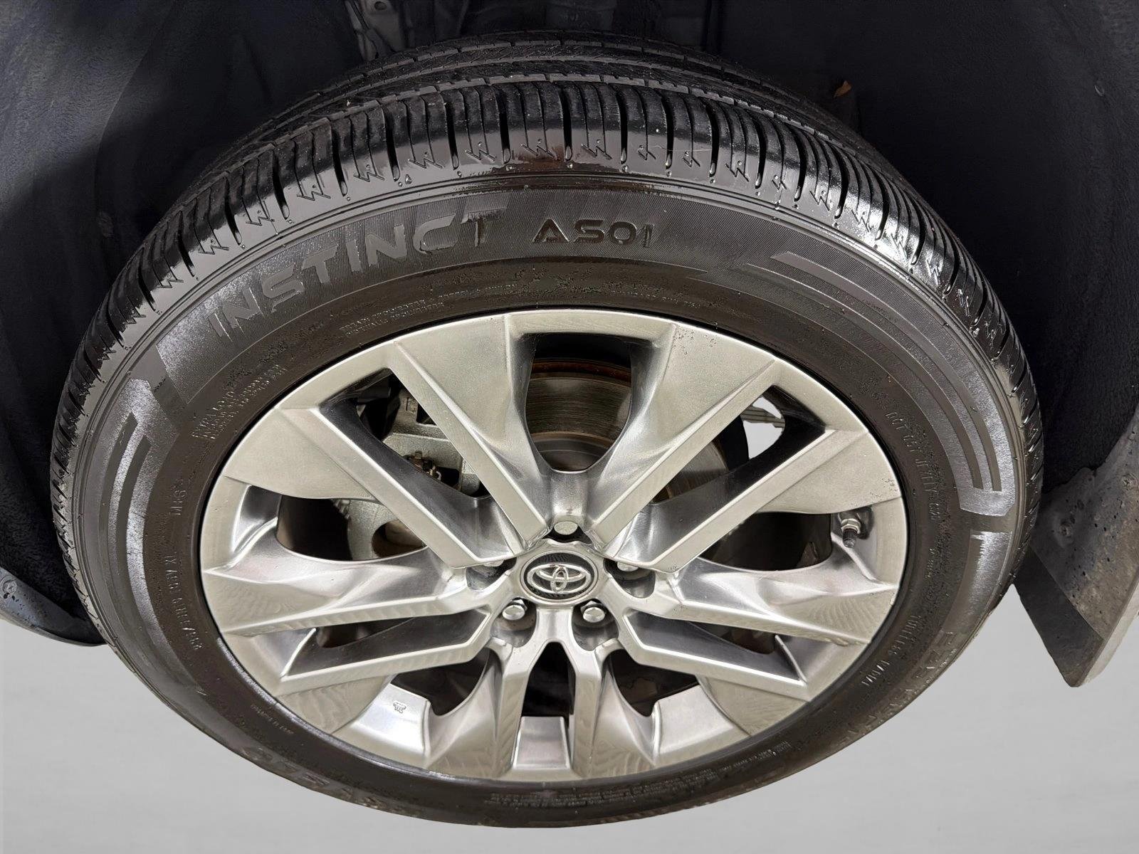 Used 2024 Ice Cap Toyota LE image 11