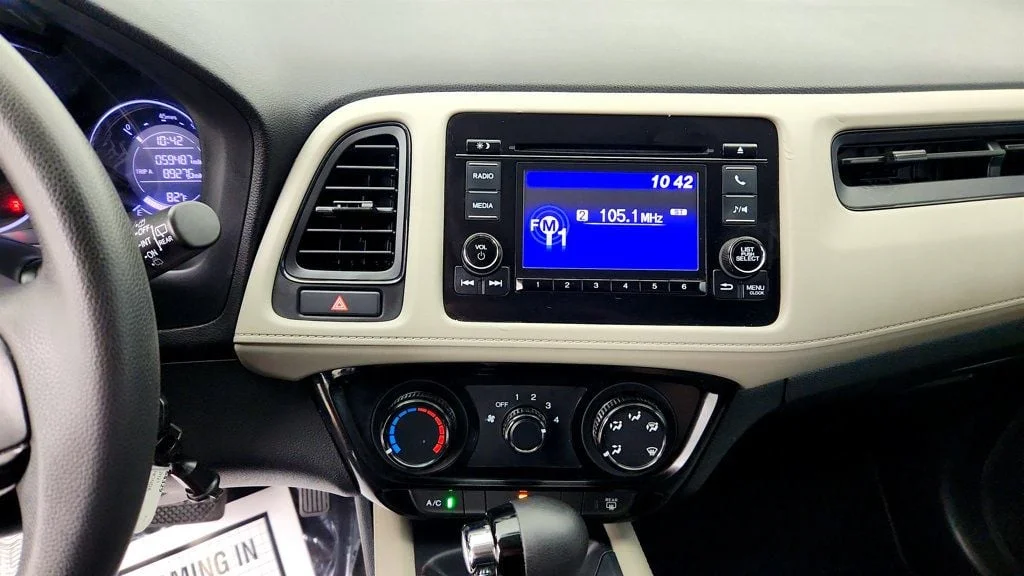 Used 2021 Platinum White Pearl Honda LX 2WD CVT image 17