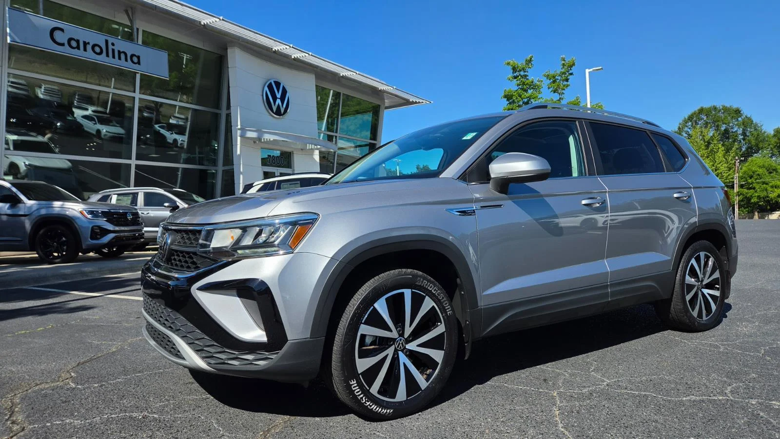 2023 Volkswagen Taos 1.5T SE 4Motion's photo