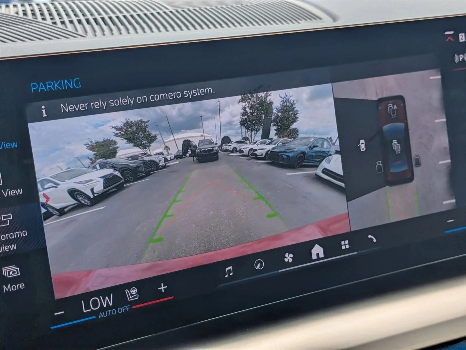 2025 BMW i5 M60 - Photo 14