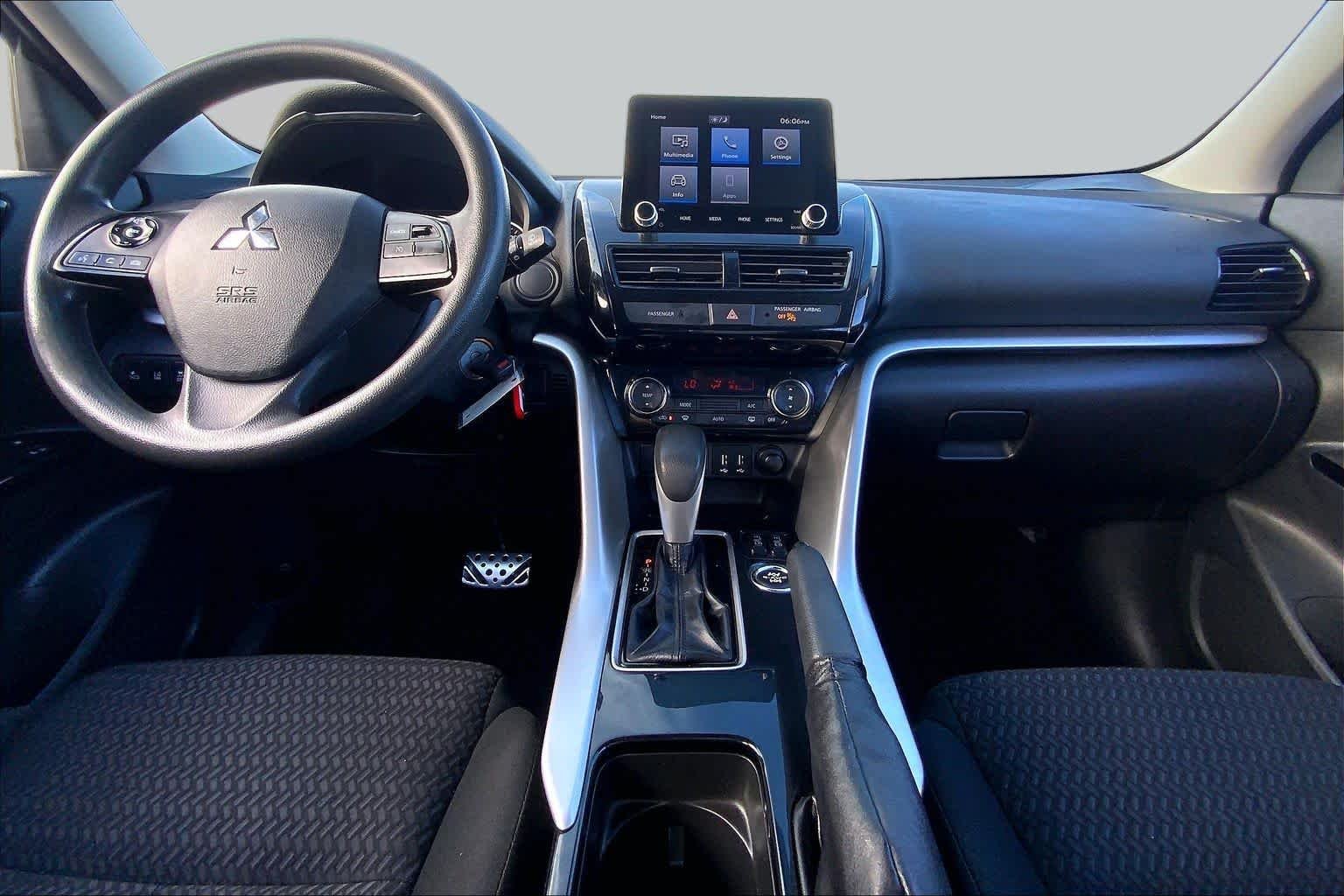 Used 2022 Labrador Black Pearl Mitsubishi LE image 15